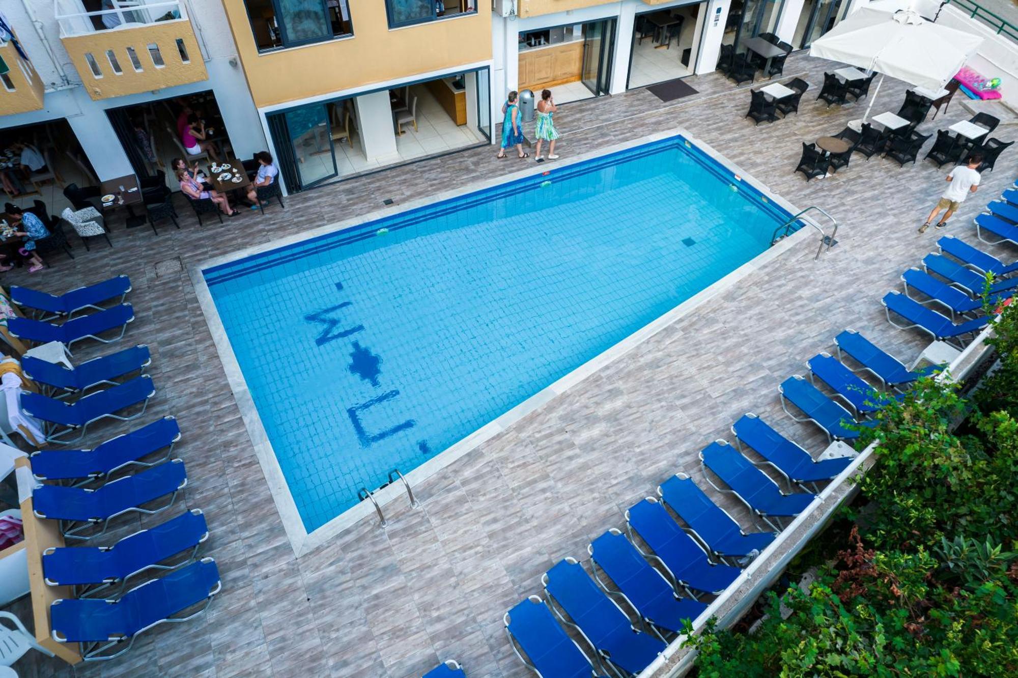 Pela Maria Hotel Hersonissos  Bagian luar foto